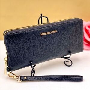 Michael Kors Continental Wallet Wristlet Black